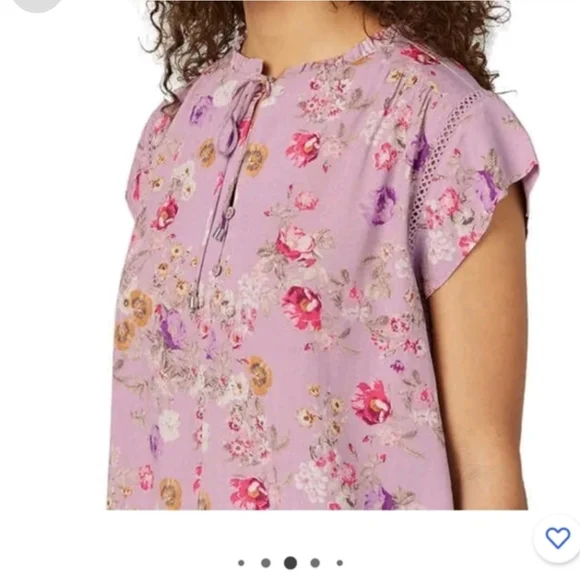 Buffalo Women's Flutter Sleeve Floral Top nwt - Picture 3 of 3